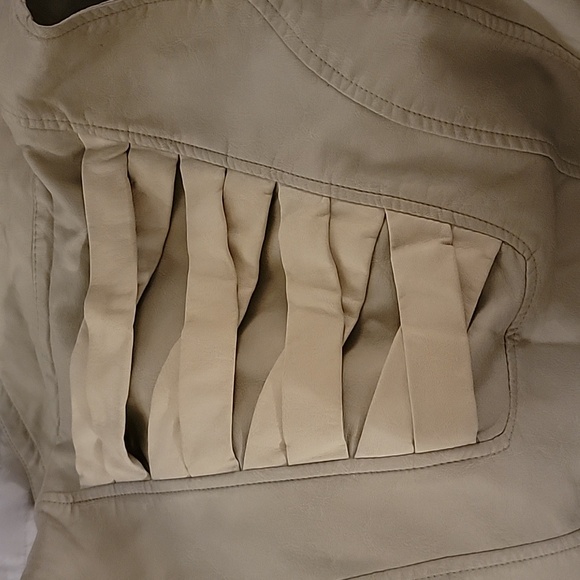 BKE vest with cute back detail. Size medium. Cream faux leather. - Picture 8 of 8